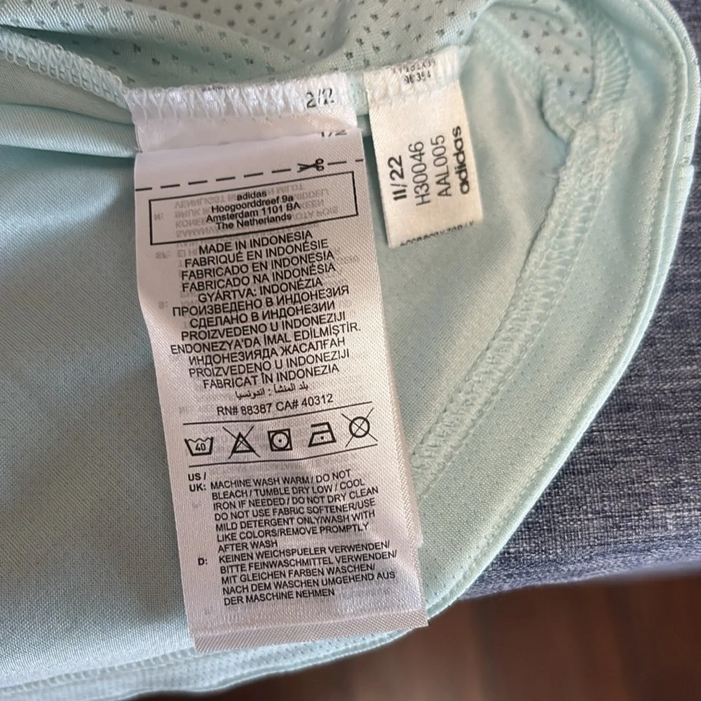 Adidas Women’s Sz XS Mint Green Workout Shirt - Picture 6 of 6